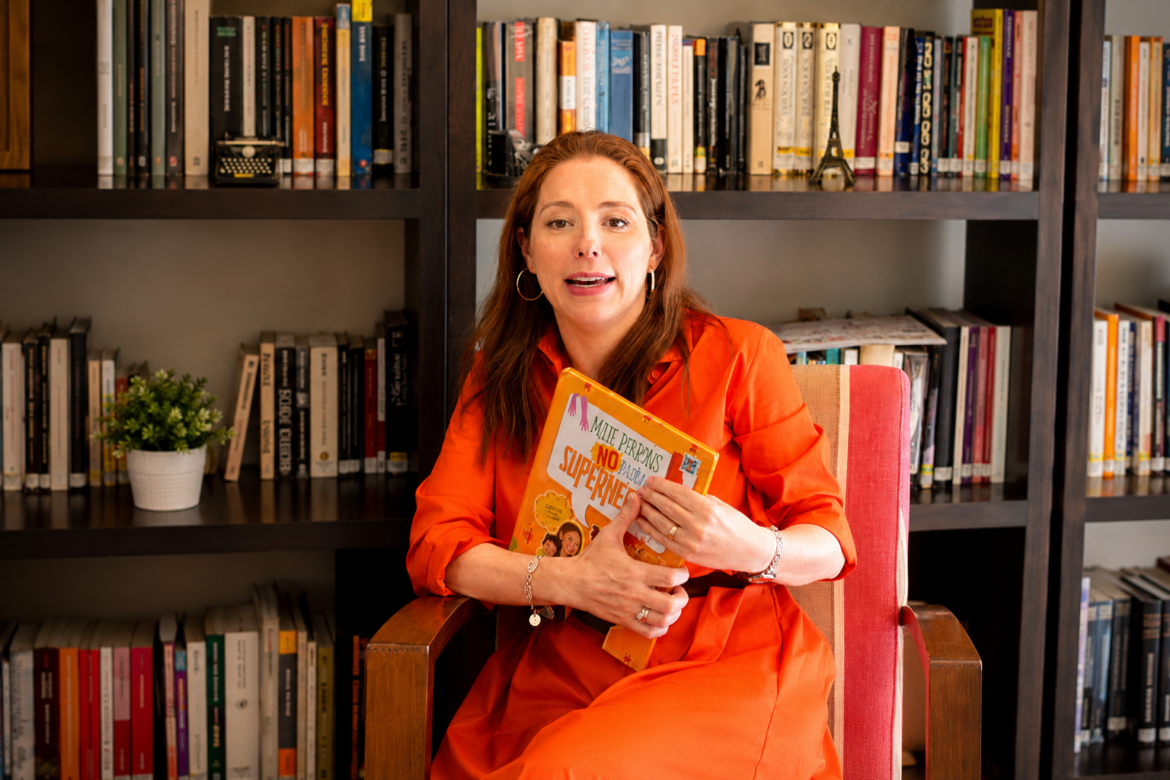 Adriana Smith. Educación